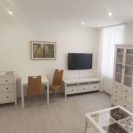 Gemuetliche Zweiraumwohnung In Ruhelage Виена Екстериор снимка