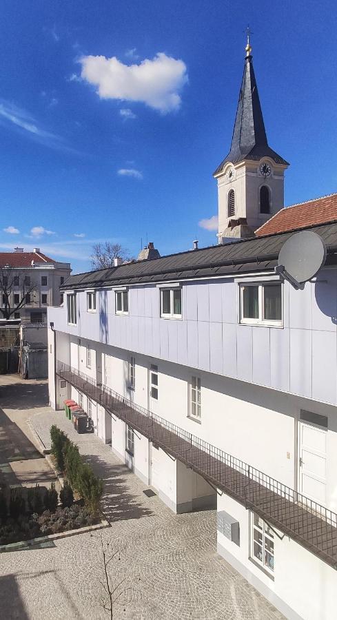 Gemuetliche Zweiraumwohnung In Ruhelage Виена Екстериор снимка